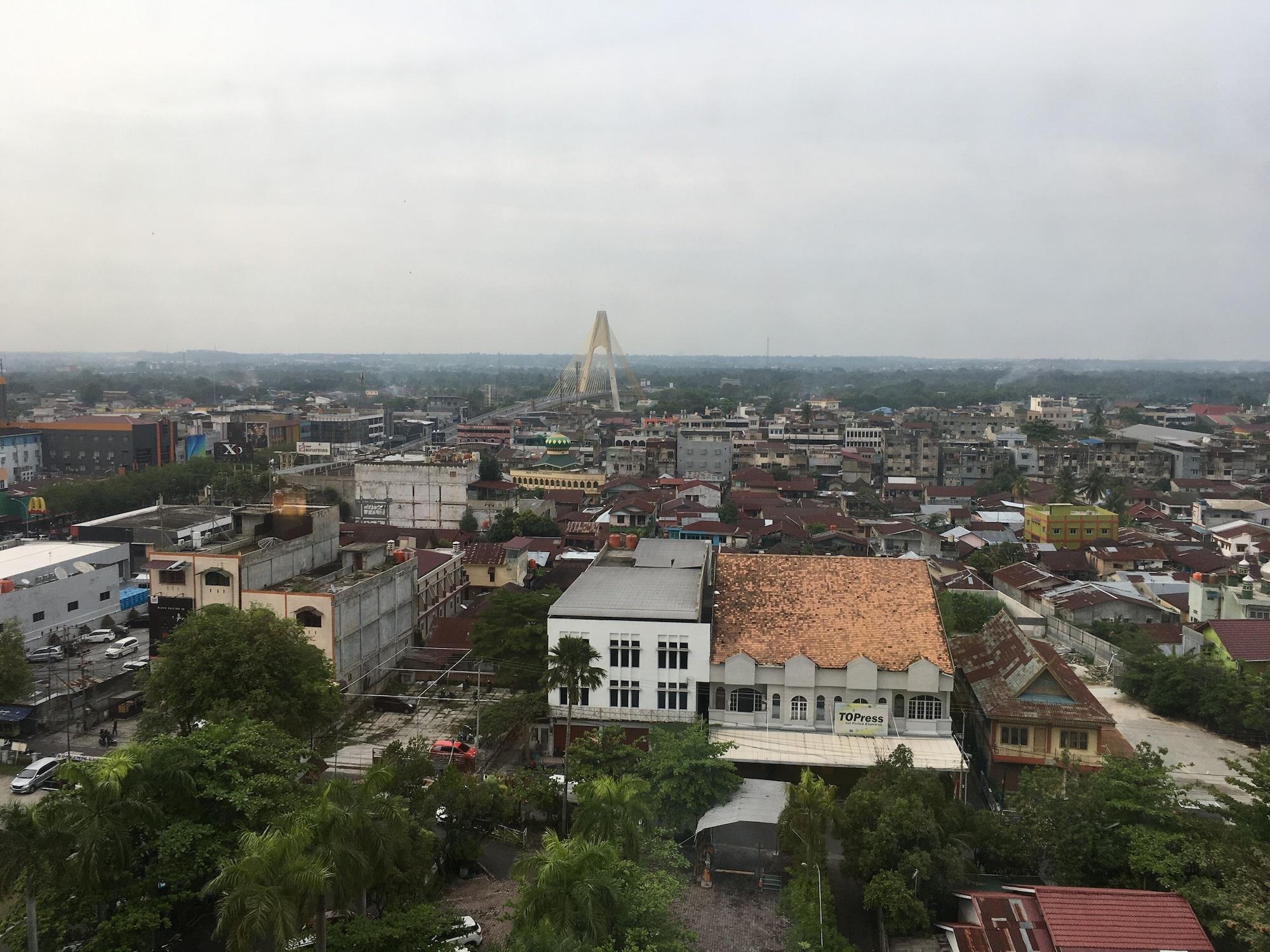 Grand Zuri Pekanbaru Esterno foto