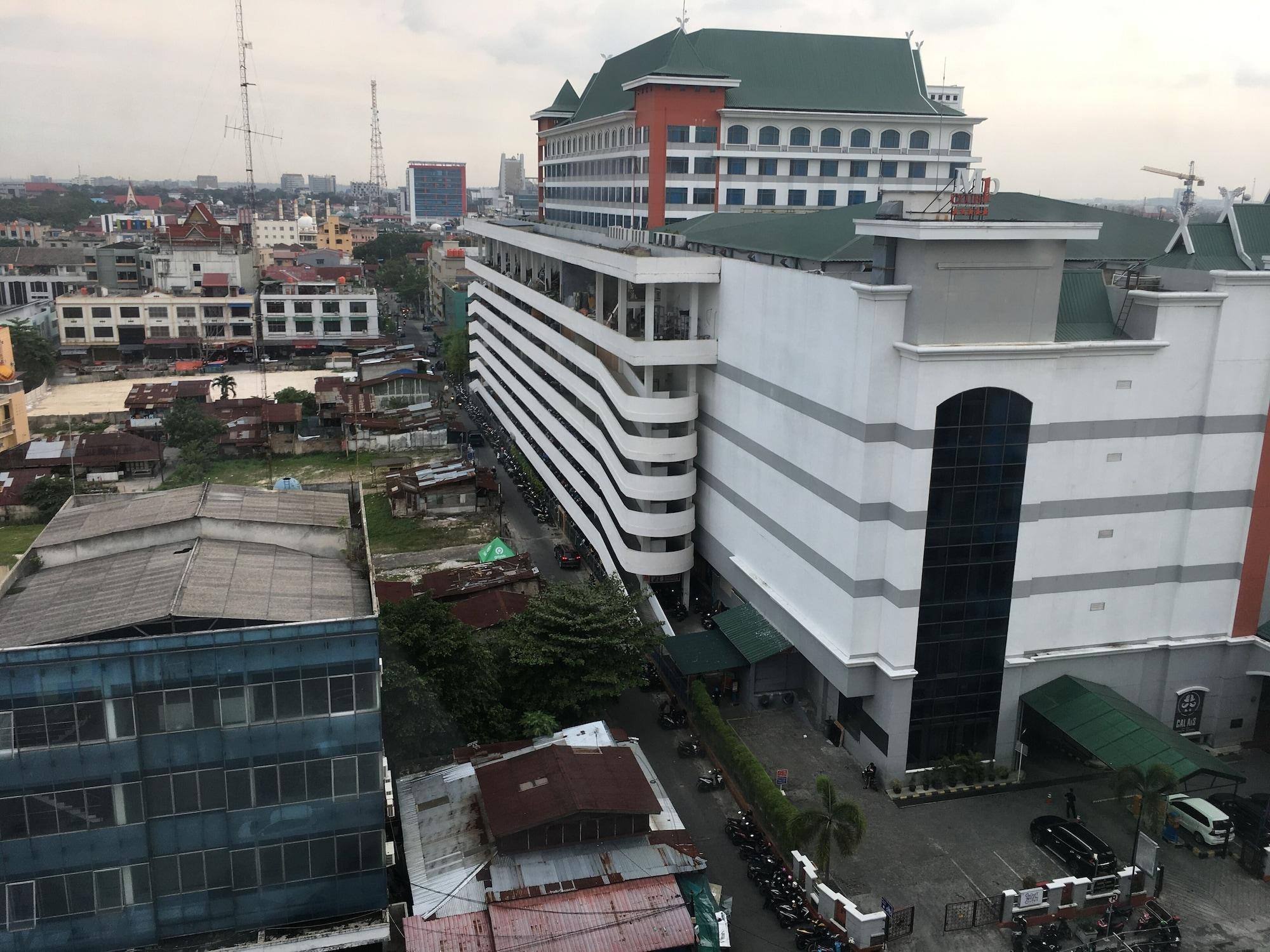 Grand Zuri Pekanbaru Esterno foto