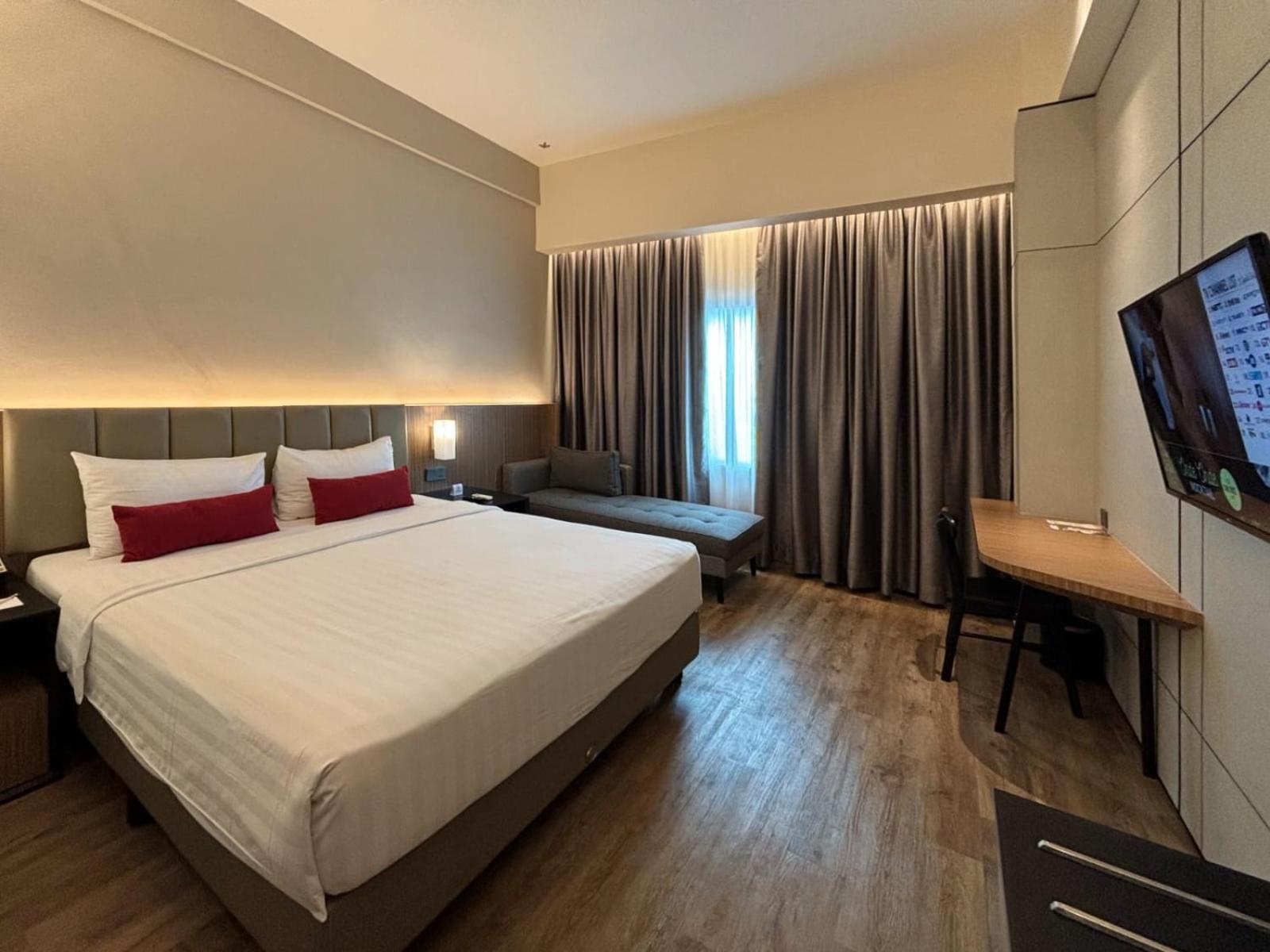 Grand Zuri Pekanbaru Esterno foto