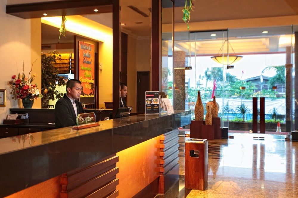 Grand Zuri Pekanbaru Esterno foto